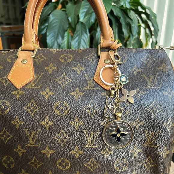 RUSTIC CLOVER Bag Charm Brown Black and Gold Tone - Picture 2 of 7